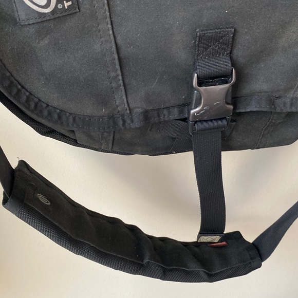 Timbuk2 Bags Timbuk2 Classic Messenger Bag Black Adjustable Cross